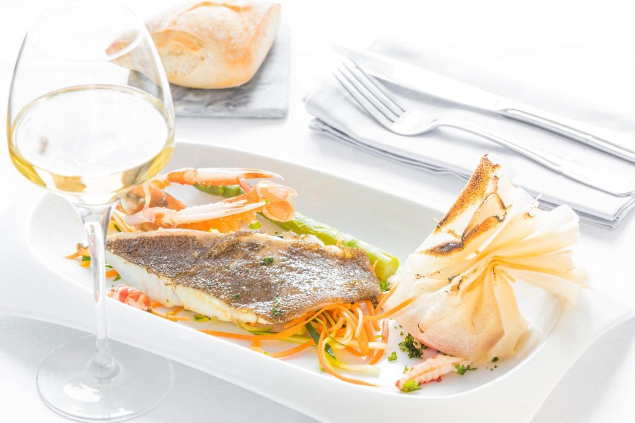 Remilly-Aillicourt Logis La Sapiniere酒店 外观 照片